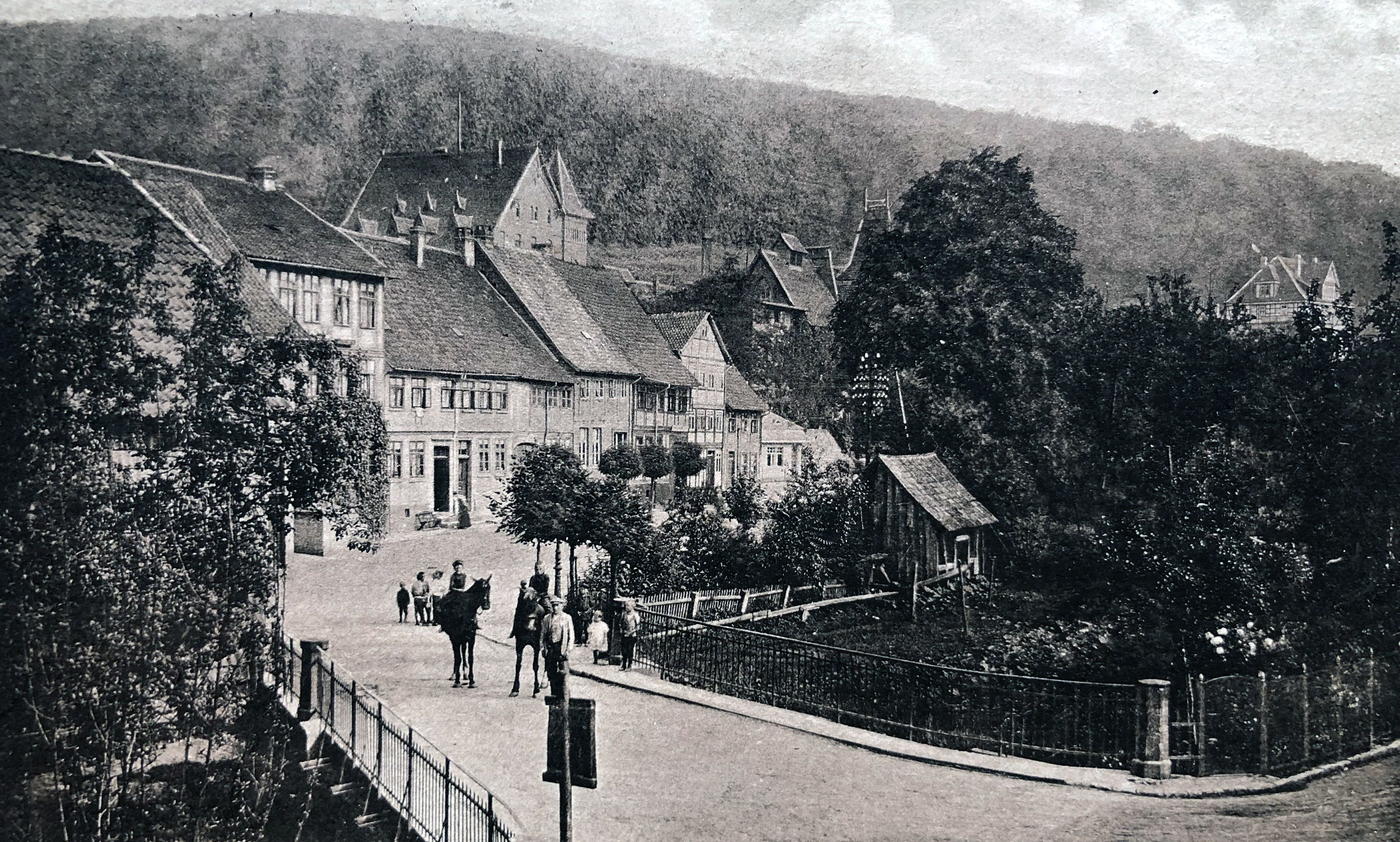 Emaliges, erstes Gradierwerk im Ort Bad Salzdetfurth