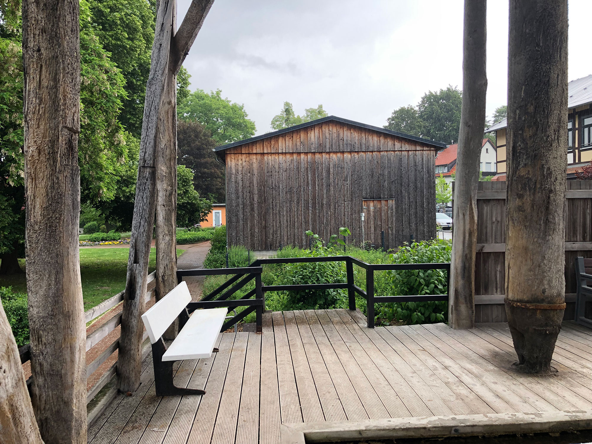 Gradierwerk-Paar im Ort Bad Salzdetfurth
