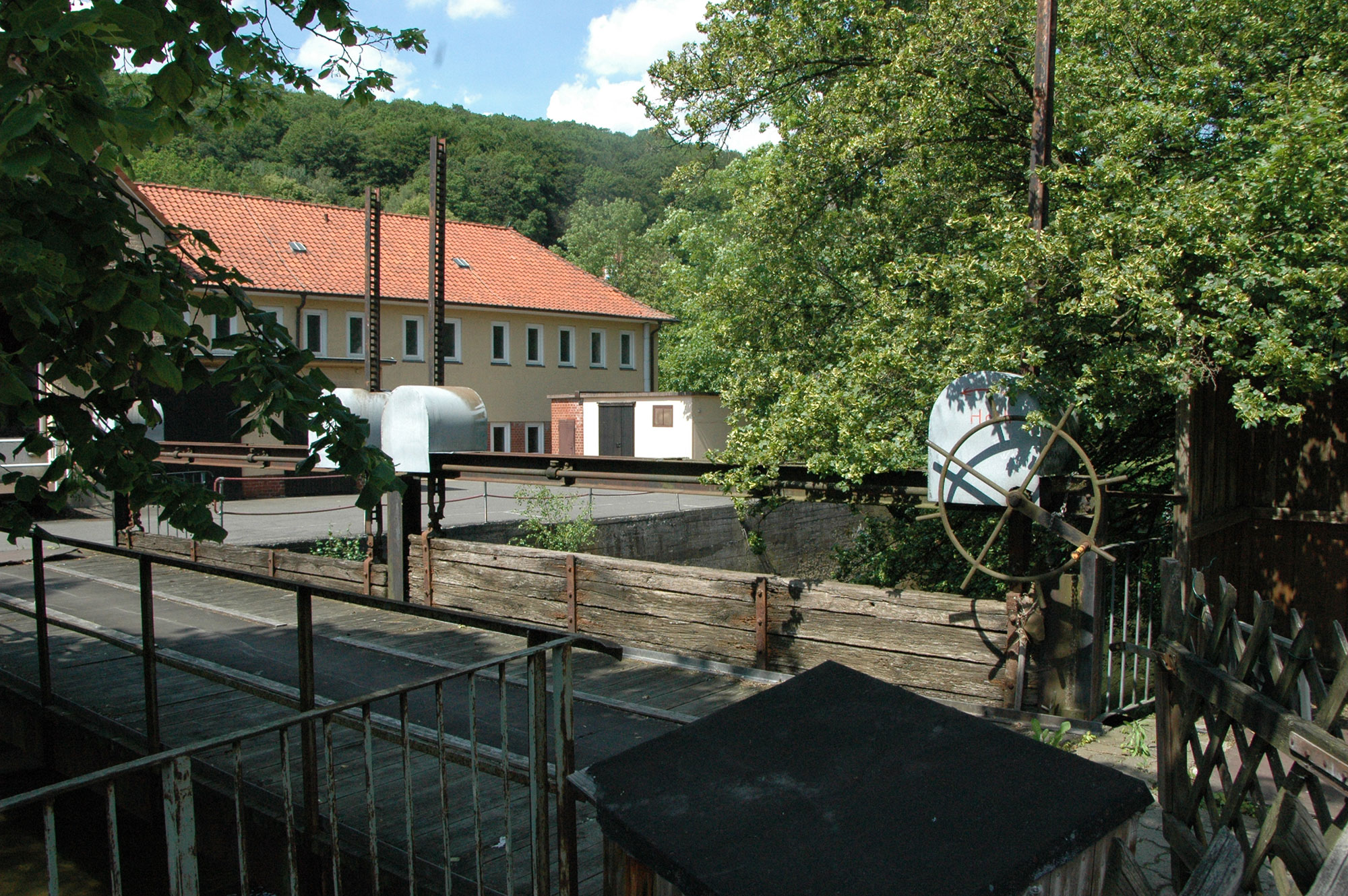Gradierwerk-Paar im Ort Bad Salzdetfurth